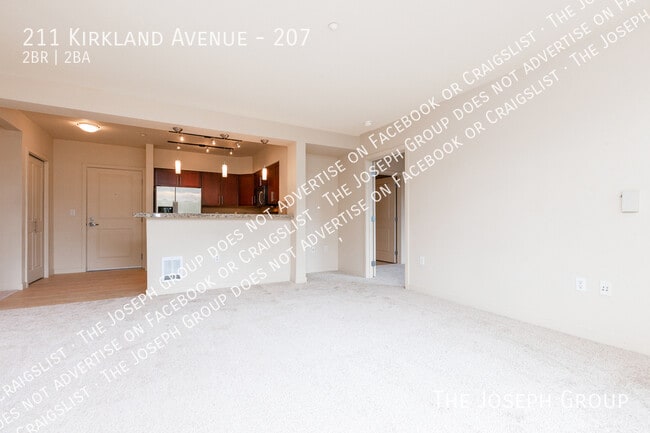 Building Photo - 211 Kirkland Ave