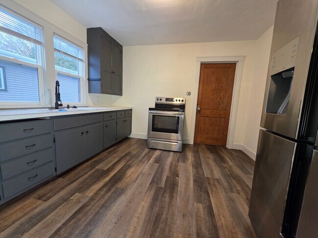 Building Photo - 1415 S 19th St