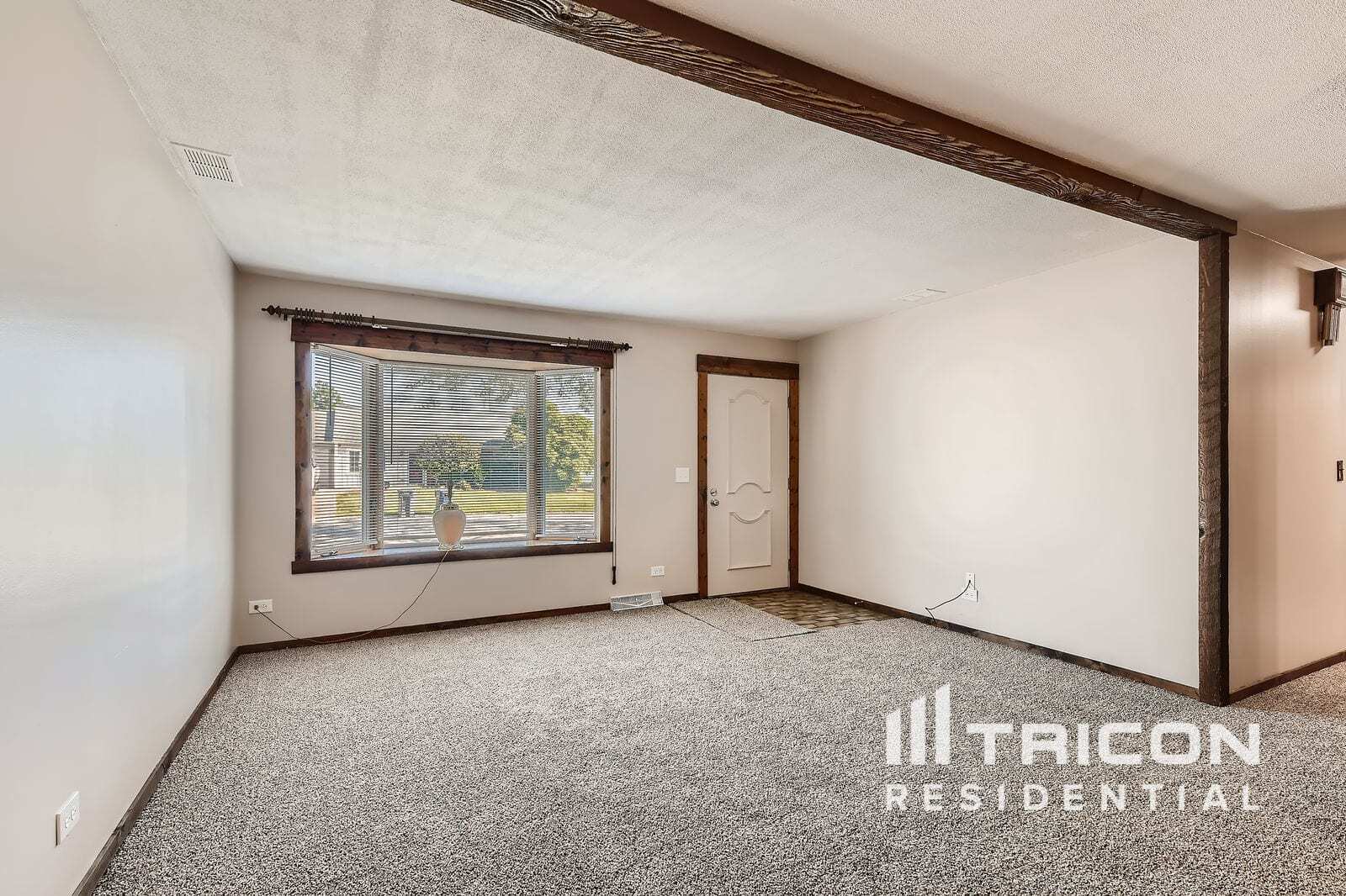 Building Photo - 15028 Holiday Ct