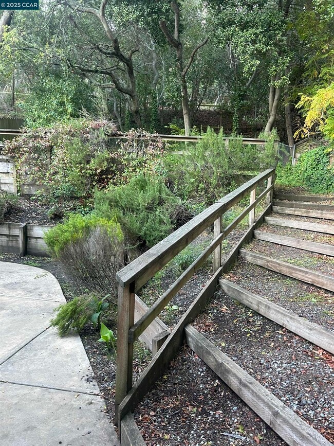 Building Photo - 2032 Donald Dr