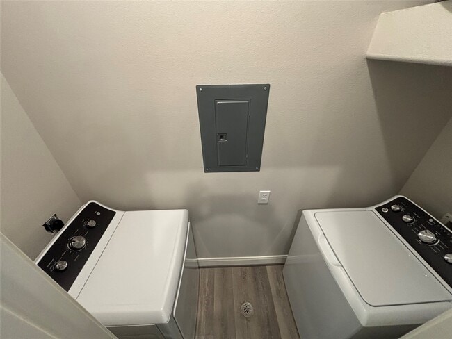 Building Photo - 504 Nursery Rd