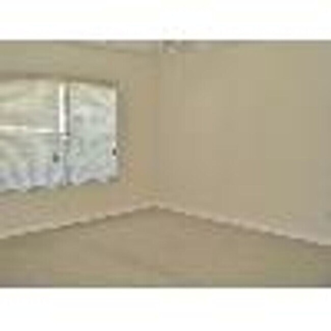 Building Photo - Inviting 3 Bedroom, 2 Bath Home in Desirab...