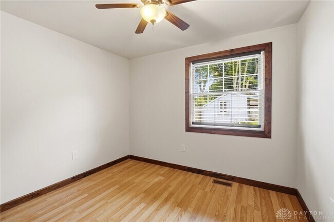 Building Photo - 27 Laurelgrove Dr