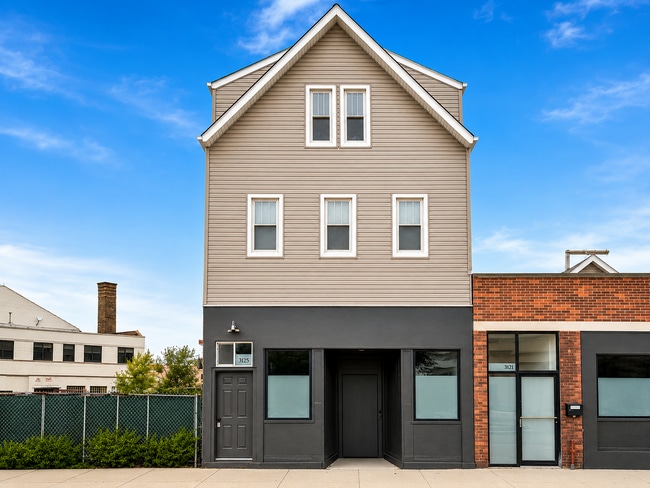 Building Photo - 3125 N California Ave