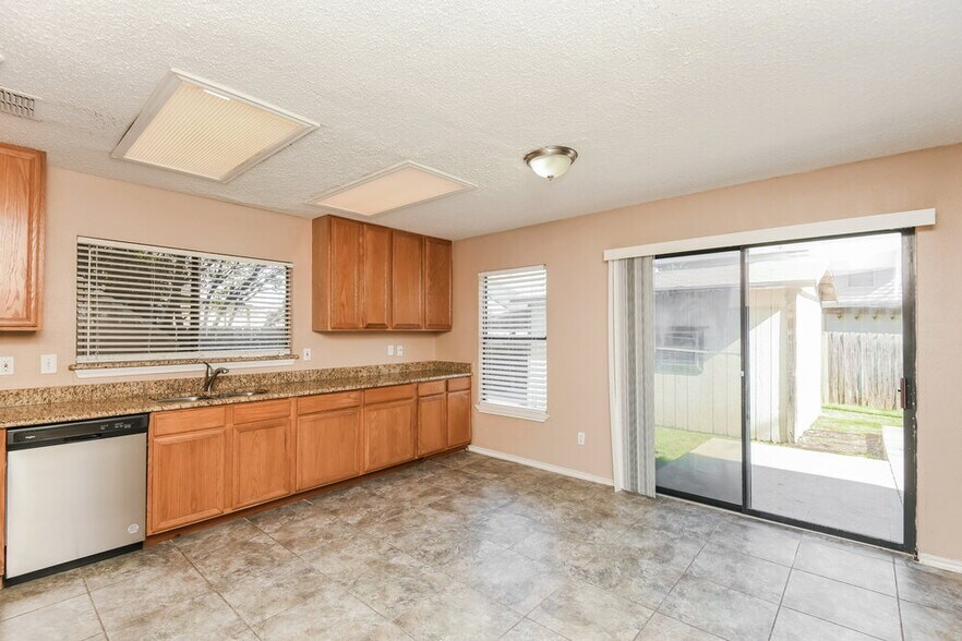 Building Photo - 3505 Chapel Pointe Trail