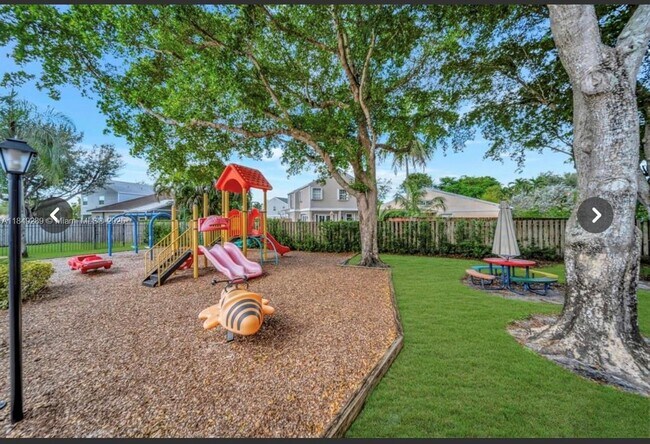 Building Photo - 15710 E Waterside Cir