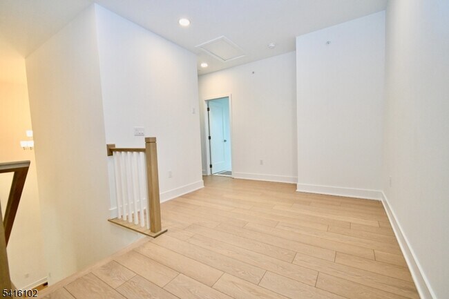 Building Photo - 26 Arowana Rd