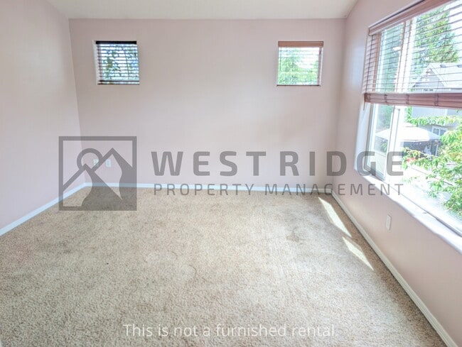 Building Photo - 1467 SE Blanchard St