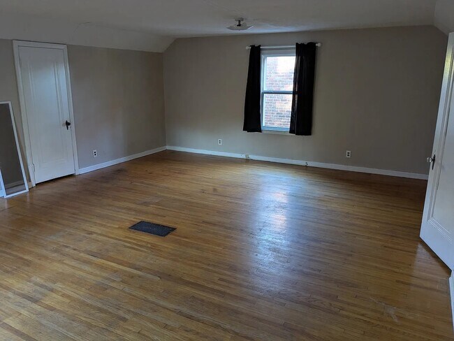 Building Photo - 16611 Lauder St