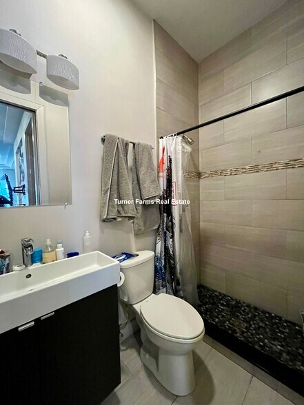 Building Photo - 24 Washburn St