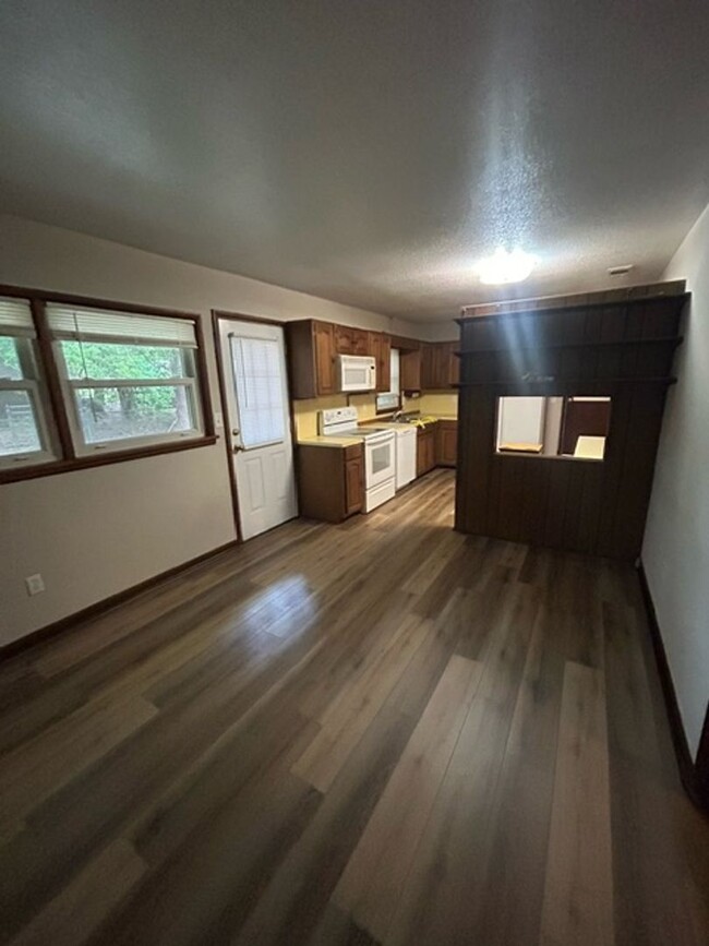 Building Photo - 306 Lanier Rd