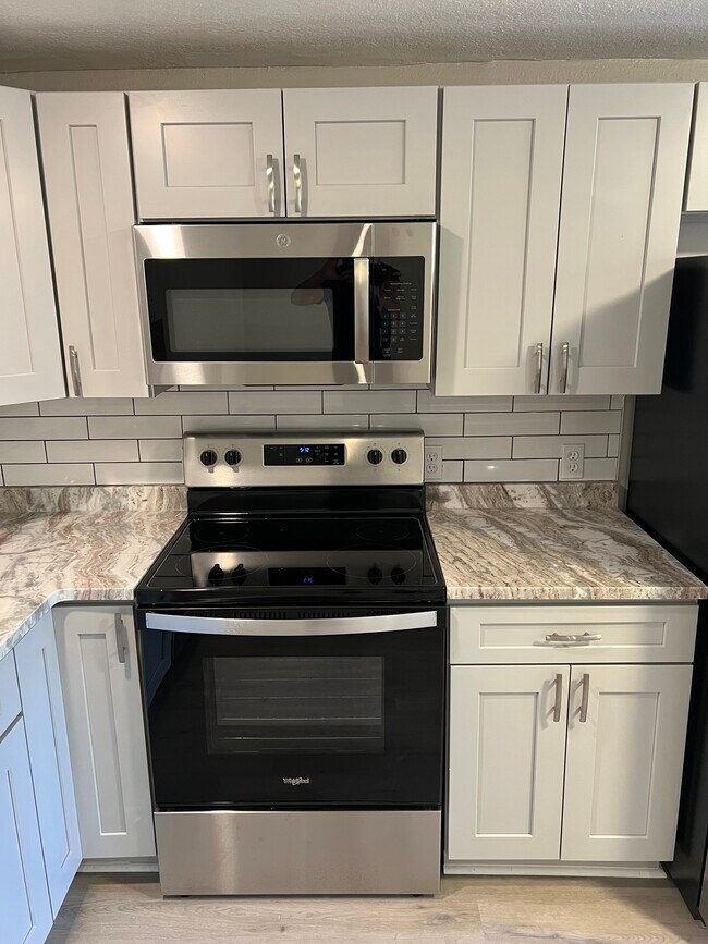 Building Photo - 612 Dogwood Ct