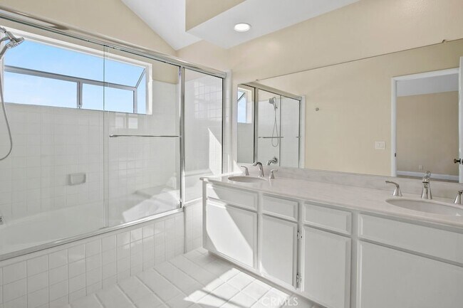 Building Photo - 2151 Camino Laurel