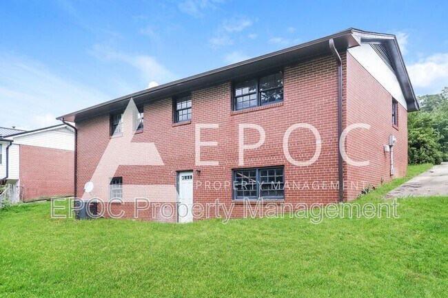 Building Photo - 204 Cassell St