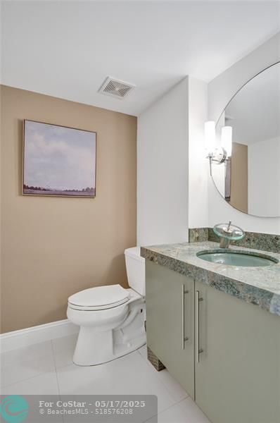 Building Photo - 3750 Galt Ocean Dr