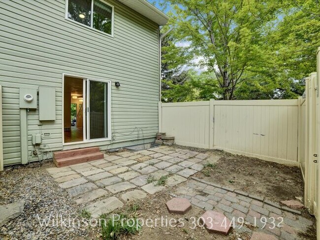 Building Photo - 2020 Gyros Cir