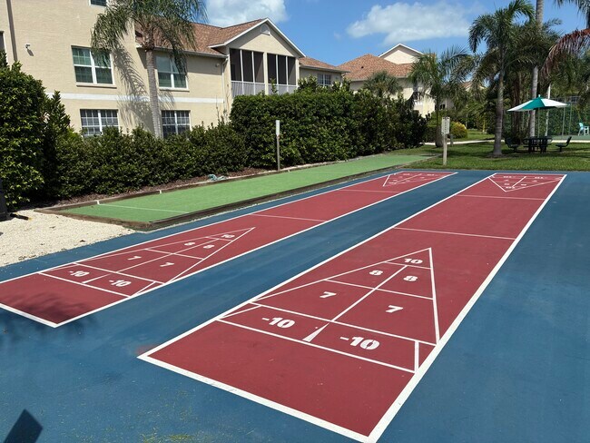 Building Photo - 4250 Players Pl