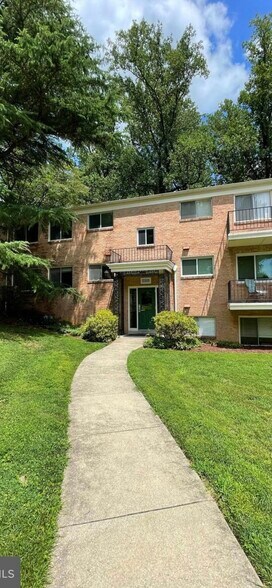 Building Photo - 10506 Weymouth St