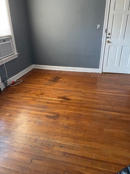 Building Photo - 1957 Madison Ave