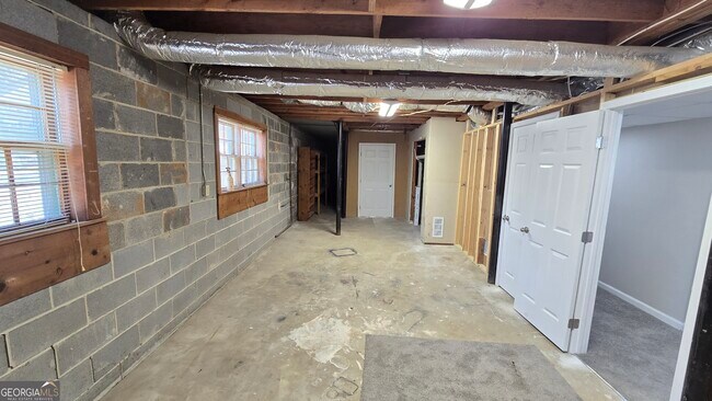 Building Photo - 4270 E Hamill Dr