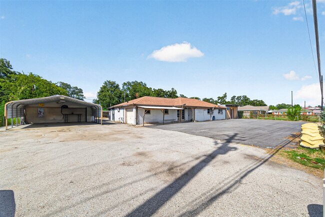 Building Photo - 13010 Cypress North Houston Rd