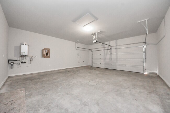 Building Photo - 135 Alset Dr