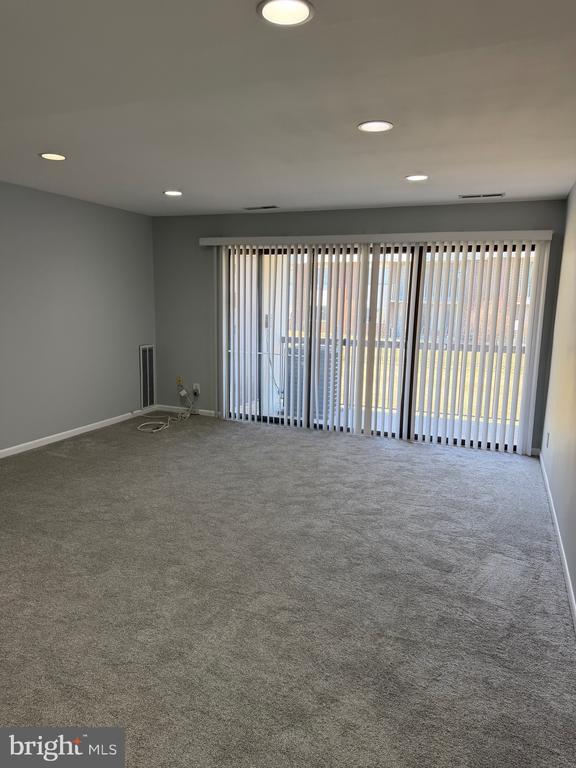 Building Photo - 10122 Campus Way S