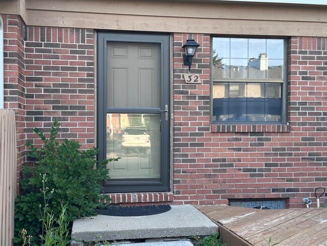 Building Photo - 1891 Vine Way Dr