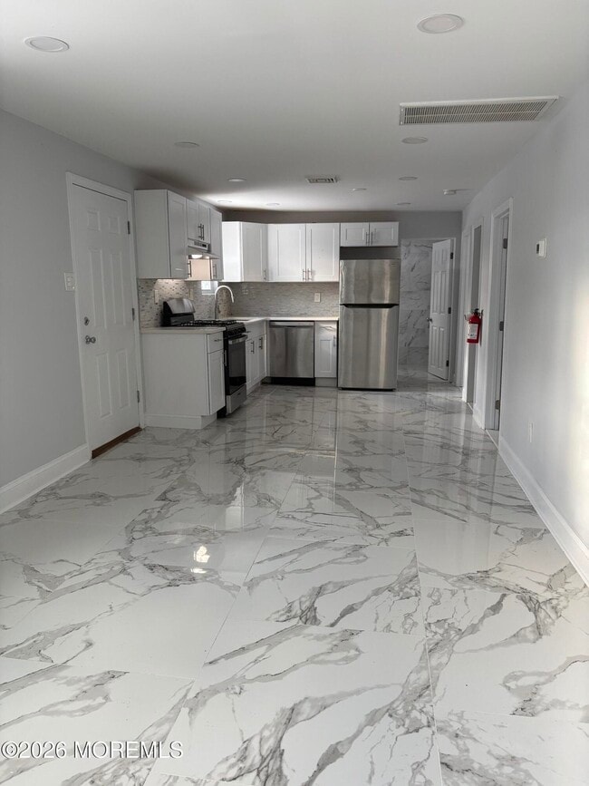 Building Photo - 105 Floyd Ln