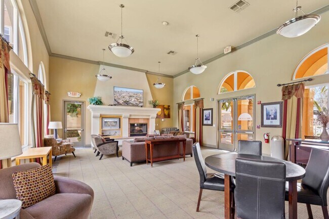 Building Photo - Beautiful & Spacious 3bd Condo With Great ...