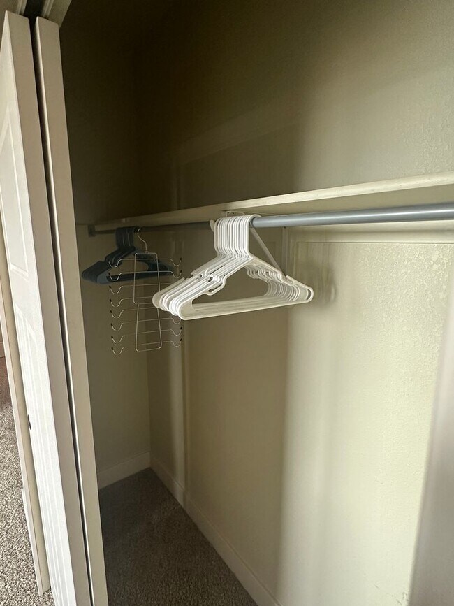 Building Photo - Bucking Horse Townhome