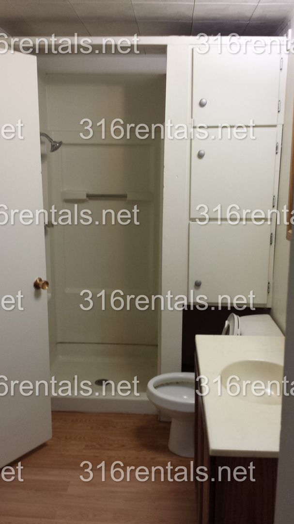 Building Photo - $795 - 2 bed 1 bath - Single Family Home