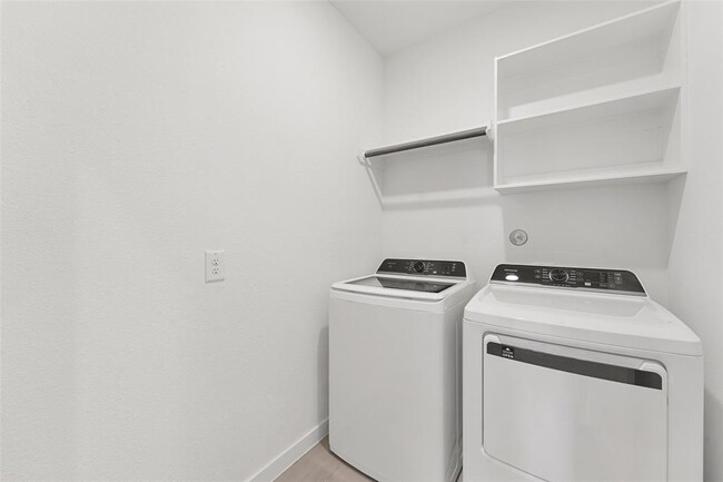 Building Photo - 10351 Woodhill Spa Ln