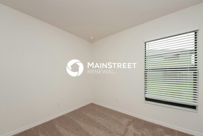 Building Photo - 4 Bedroom Pet-Friendly Home in Dundee, FL with Main Street Renewal