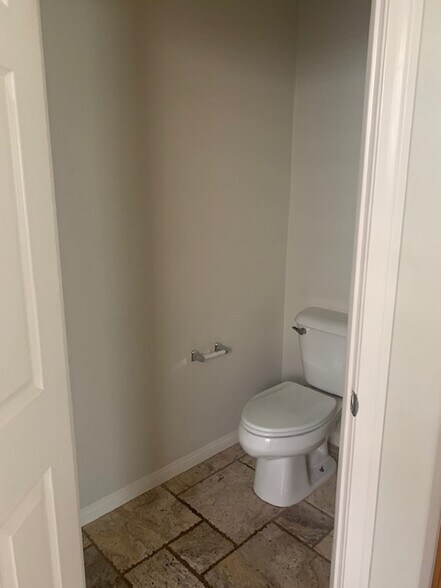 Building Photo - 84126 Canzone Dr