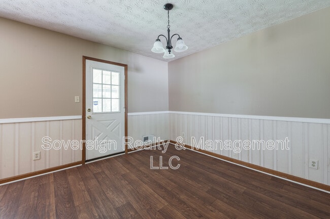 Building Photo - 310 Summerwood Ln