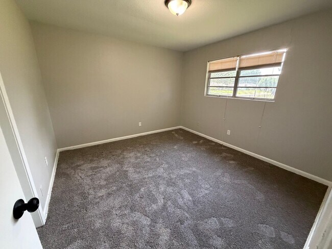 Building Photo - Recently remodeled South Bossier 2/1 Home
