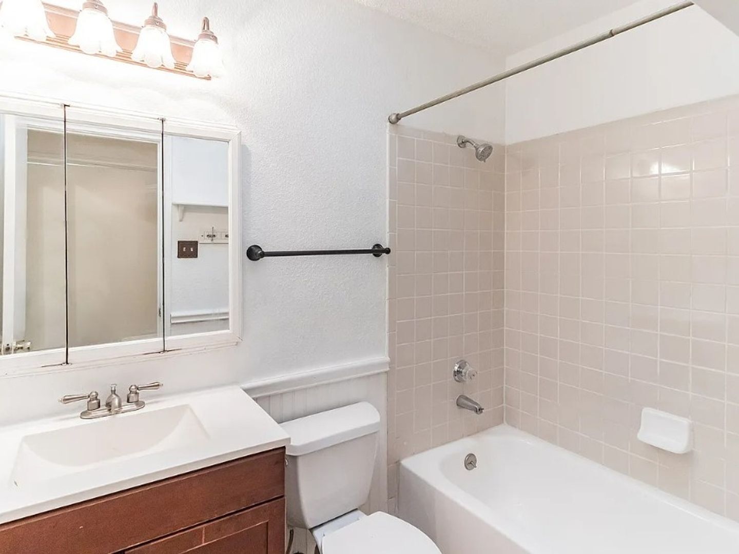 Building Photo - 4118 Cochise Dr