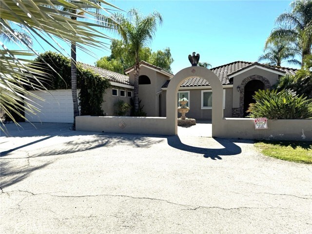 Primary Photo - 28823 Loretta Ave