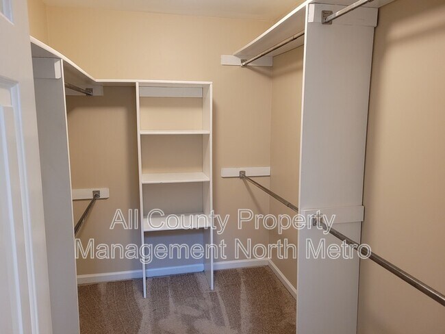 Building Photo - 1406 Defoors Dr NW