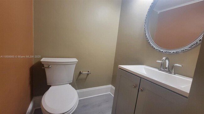 Building Photo - 3300 W Rolling Hills Cir