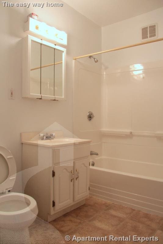 Building Photo - 14 Centre St