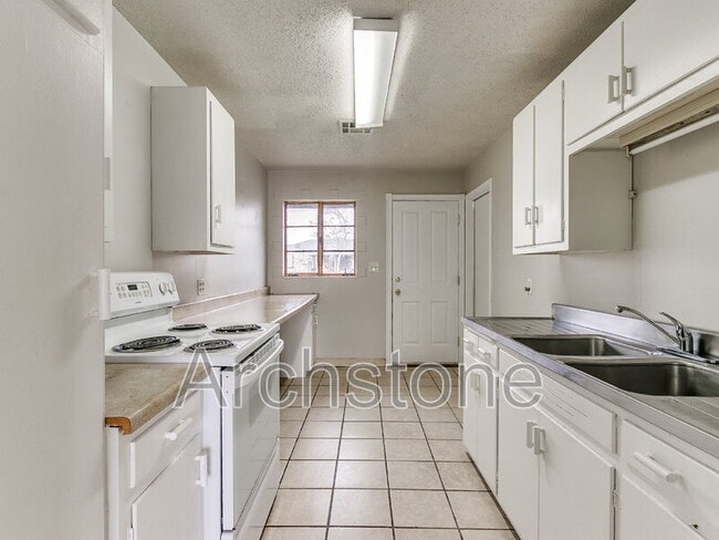 Building Photo - 1308 Kinkaid Dr