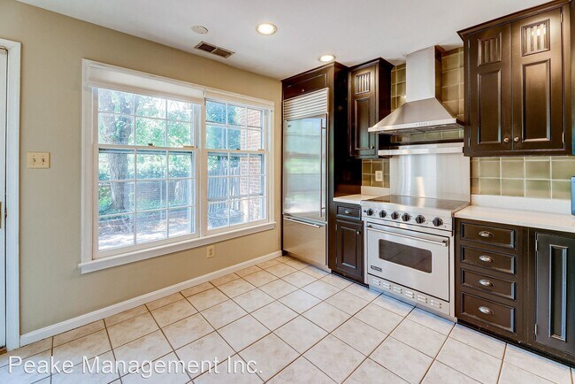 Building Photo - 2 br, 2.5 bath House - 419 S. Columbus St.