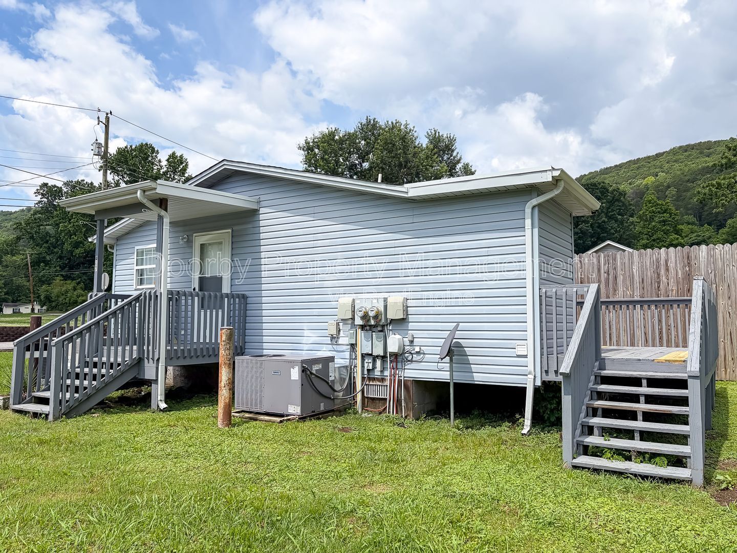 Building Photo - 407 Hotwater Rd