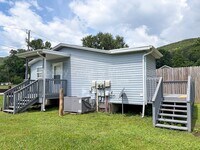 Building Photo - 407 Hotwater Rd