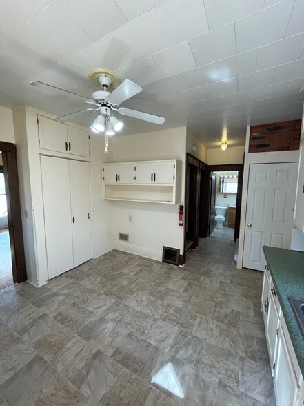 Building Photo - 1042 Main St