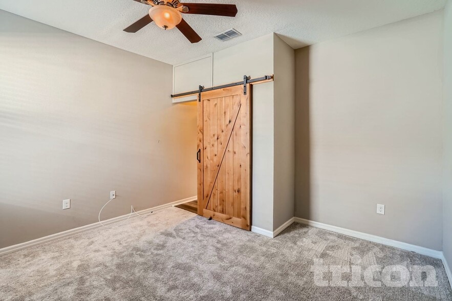 Building Photo - 10514 Medford Lakes Dr