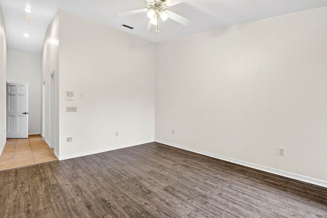Building Photo - 1,961SF Condo | 3 Bedrooms & 2.5 Bathrooms...