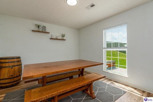 Building Photo - 310 Ivy Pointe Dr